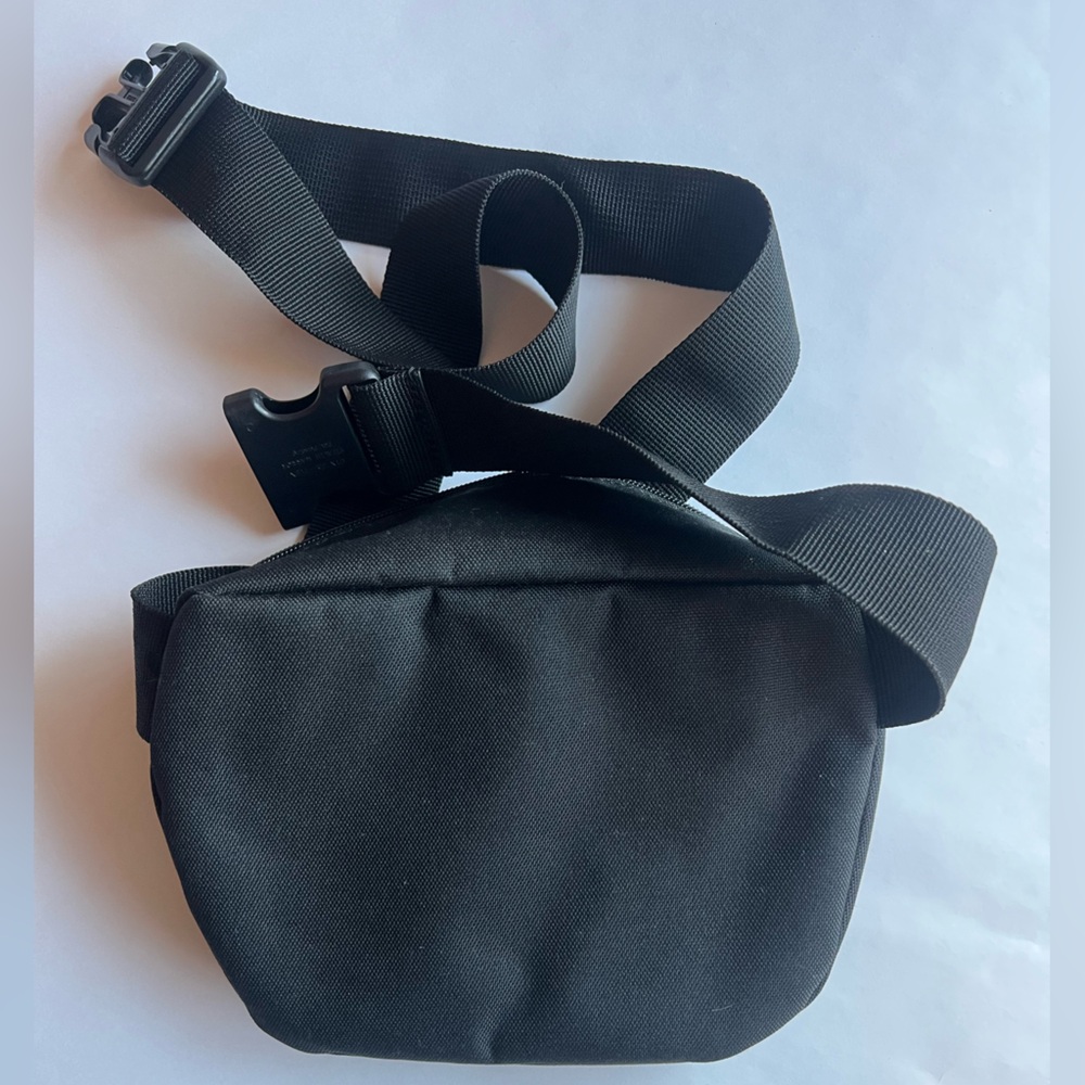 HERSCHEL Supply Company Black Belt Bag with Red Interior - Picture 4 of 4